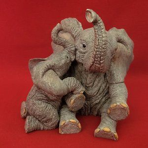 Paw Prints Tuskers Elephants Sculpture Claude & Toby Sharing A Secret 1994